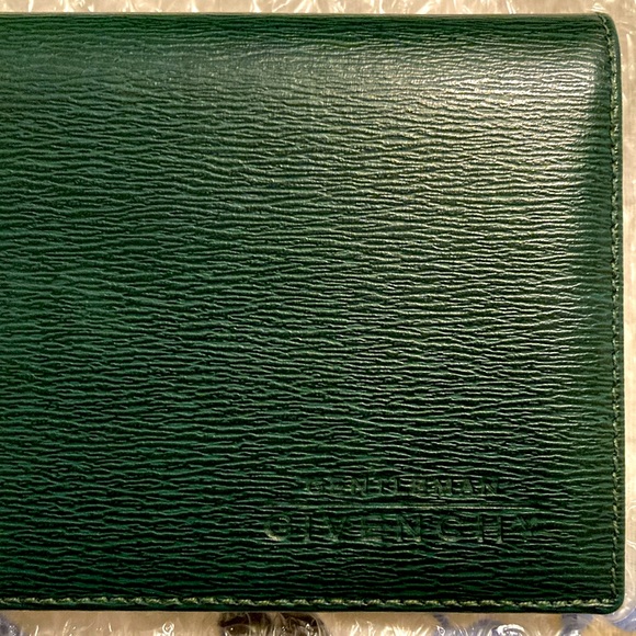 Givenchy Green Wallet Long - Picture 4 of 9
